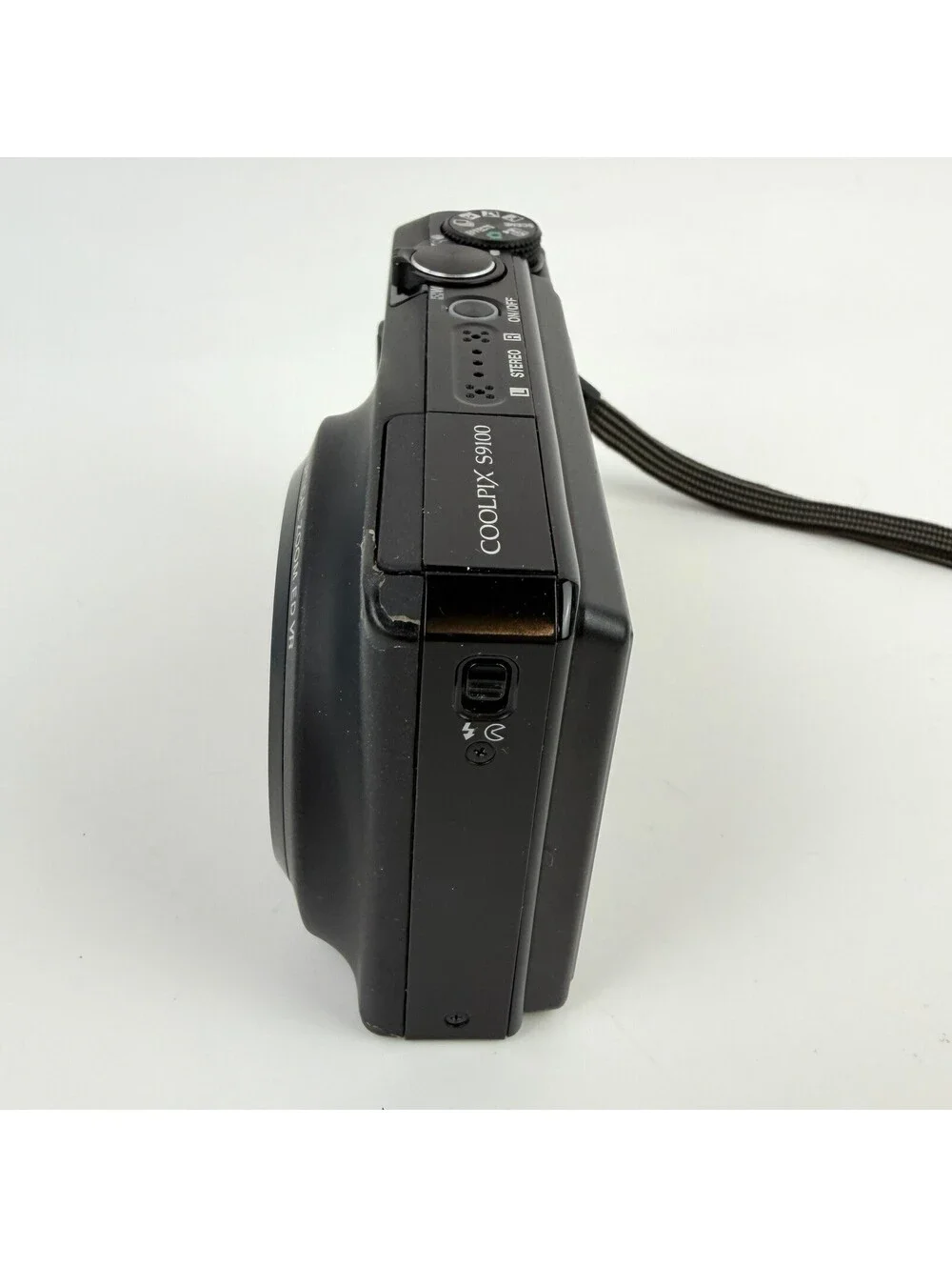 Nikon COOLPIX S9100 12.1MP 18x Optical Zoom Black Digital Camera + Battery + Bag